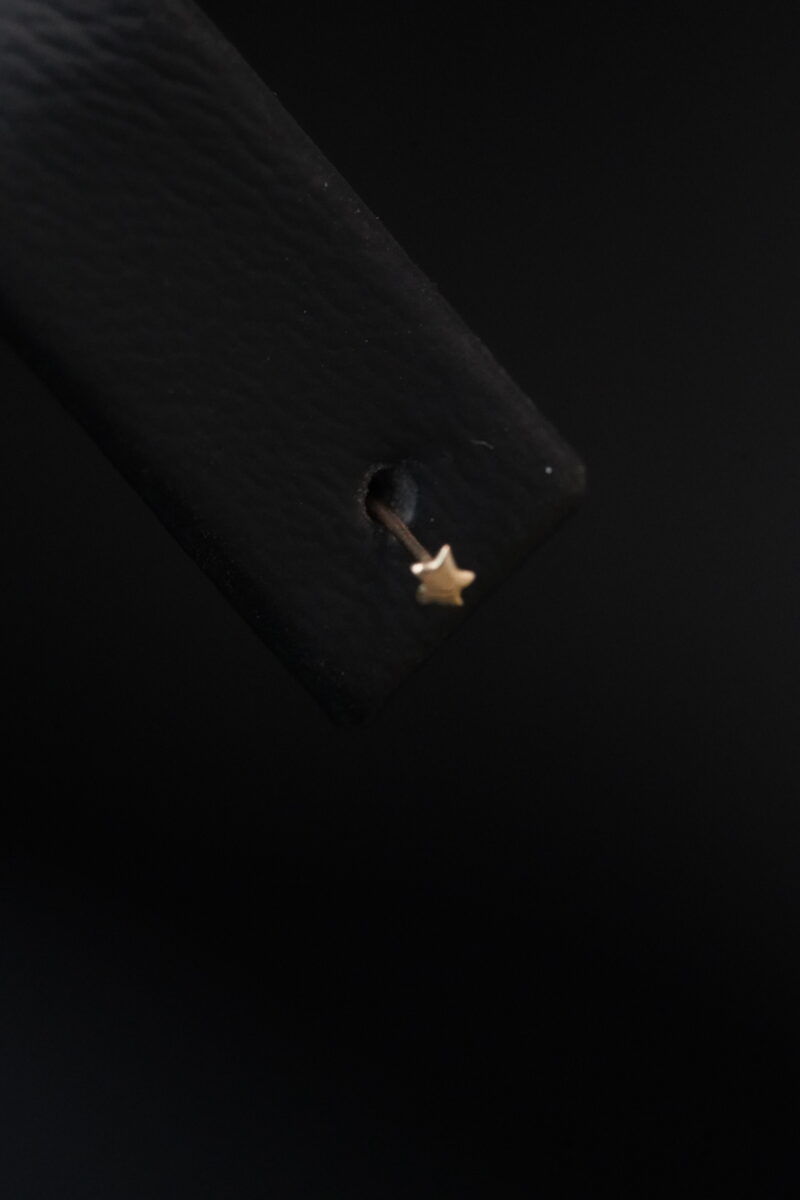 PIERCINGS DE LA NARIZ DE ESTRELLA EN ORO AMARILLO 14K