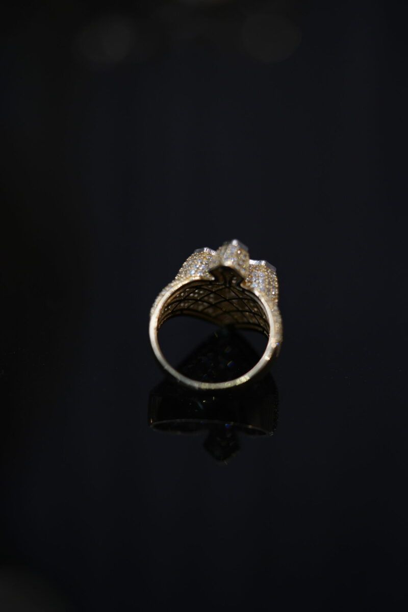 ANILLO CON CRUZEN ORO 14K AMARILLO