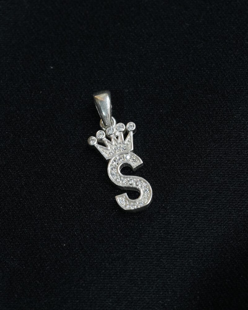 MEDALLA DE LETRA S EN PLATA 925