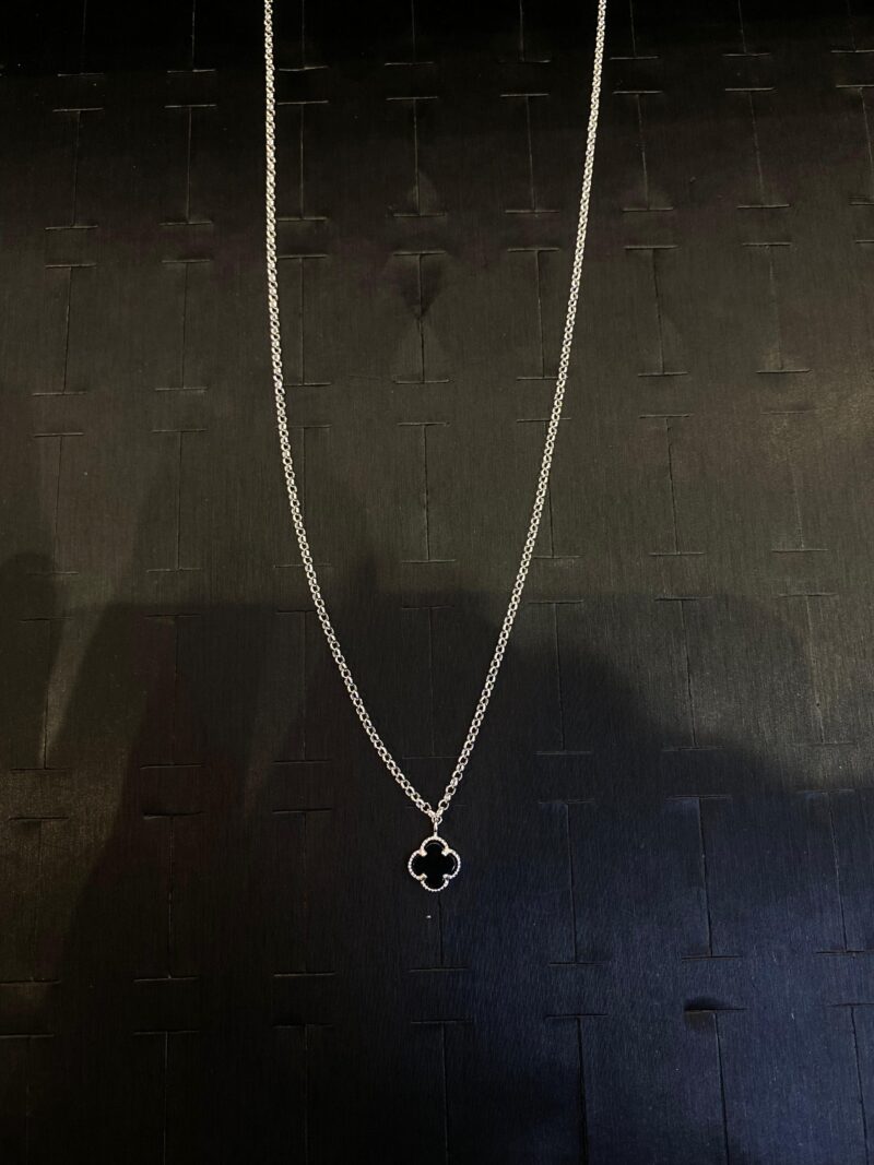 CADENA DE TREBOL NEGRO EN PLATA 925