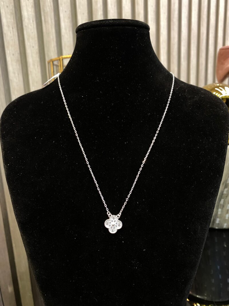 CADENA DE TREBOL  BLANCO EN PLATA 925
