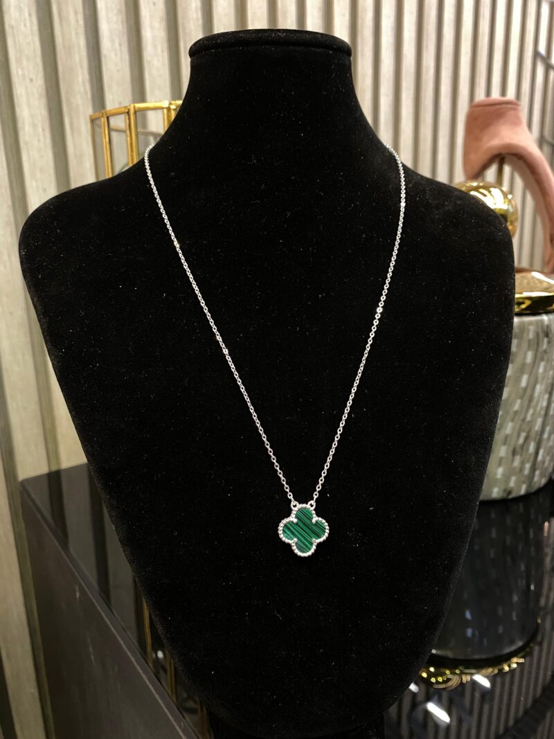 CADENA DE TREBOL VERDE EN PLATA 925