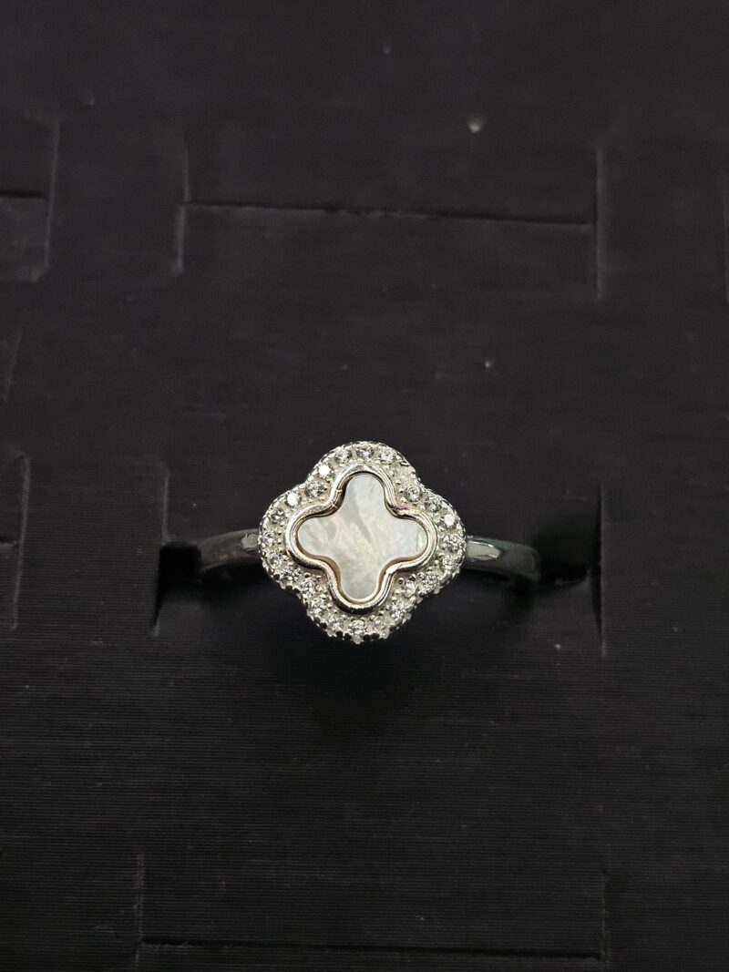 ANILLO DE TREBOL EN PLATA 925