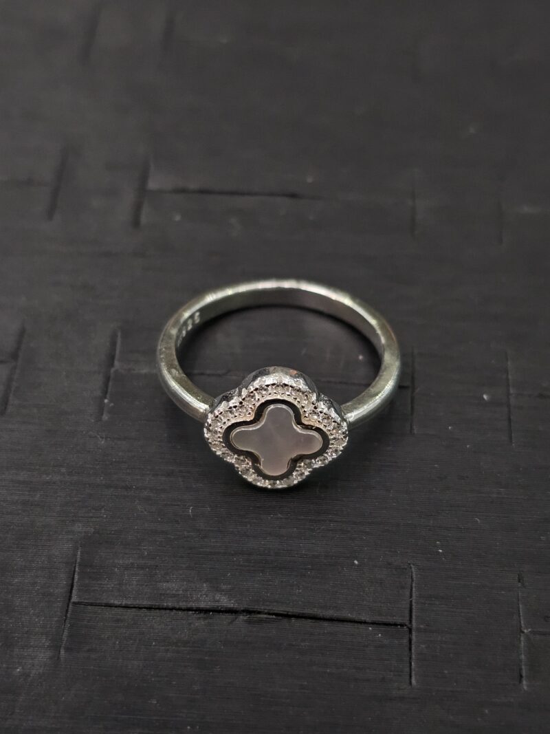 ANILLO DE TREBOL EN PLATA 925