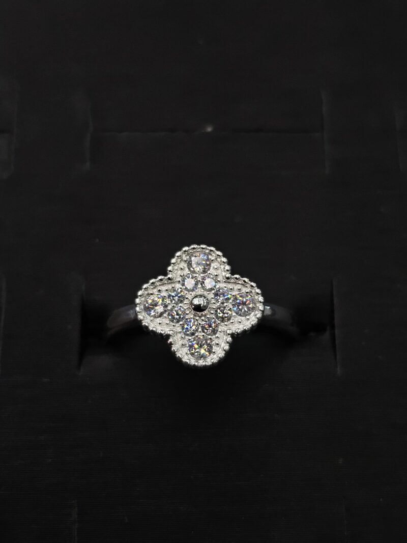 ANILLO DE TREBOL EN PLATA 925