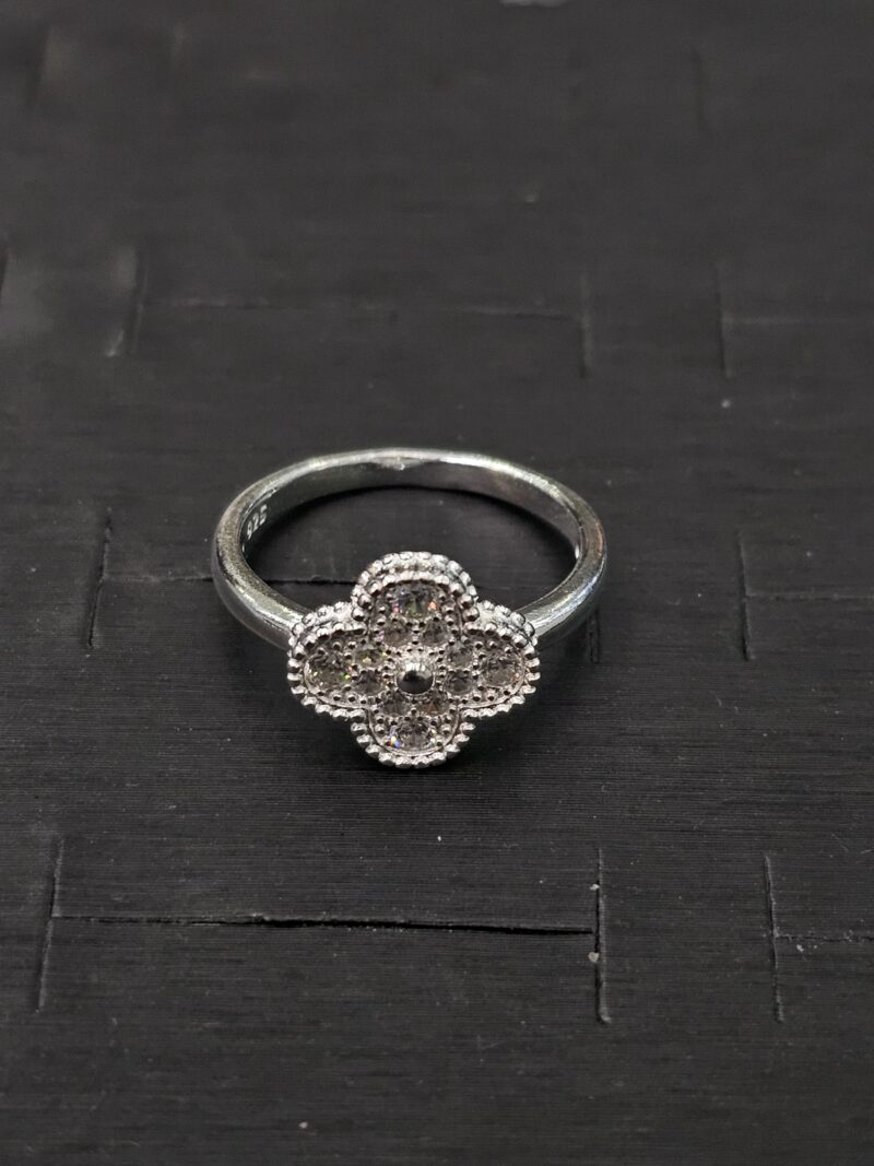 ANILLO DE TREBOL EN PLATA 925