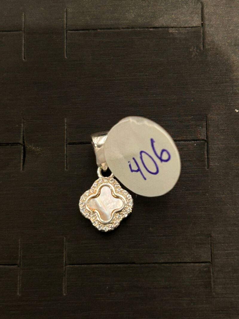 MEDALLA DE TREBOL BLANCA EN PLATA 925