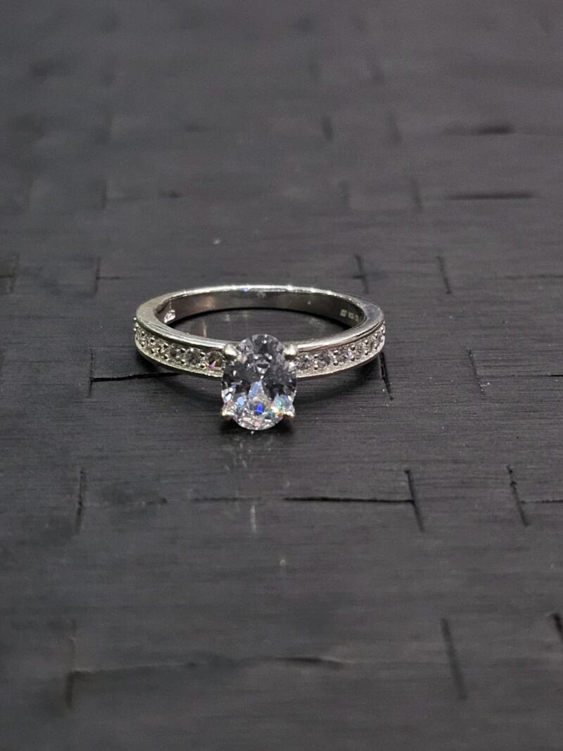 ANILLO DE COMPROMISO EN PLATA 925