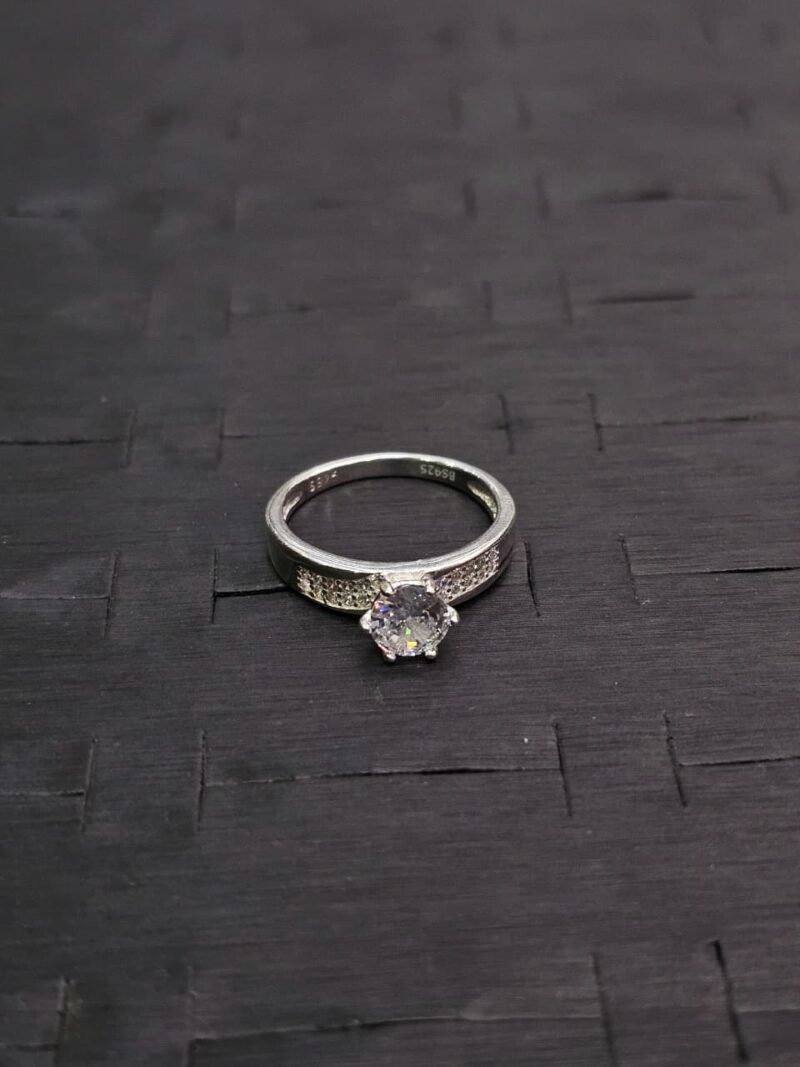 ANILLO DE COMPROMISO EN PLATA 925