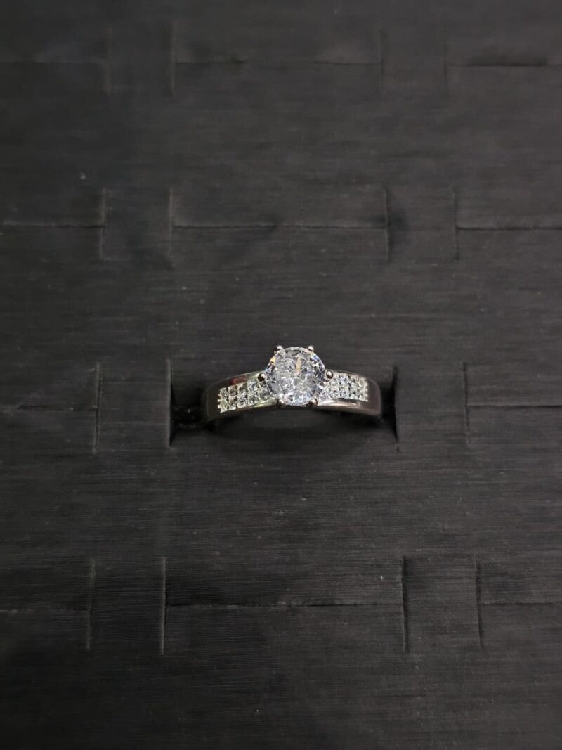 ANILLO DE COMPROMISO EN PLATA 925