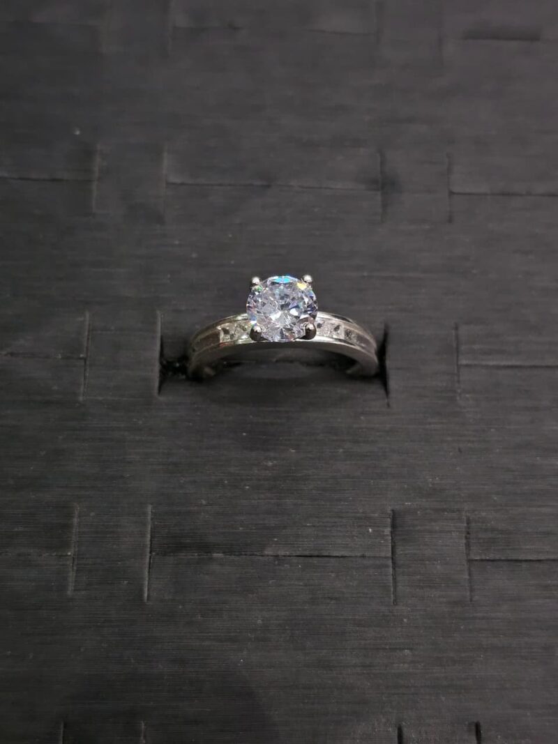 ANILLO DE COMPROMISO EN PLATA 925