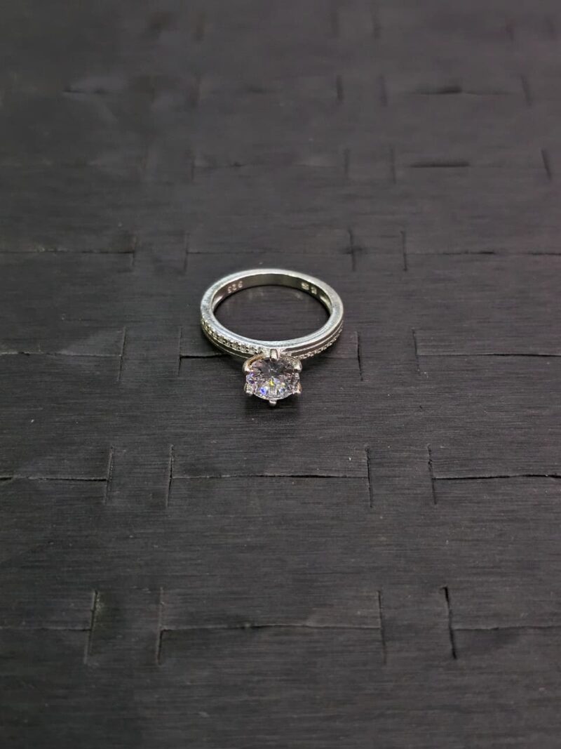 ANILLO DE COMPROMISO EN PLATA 925