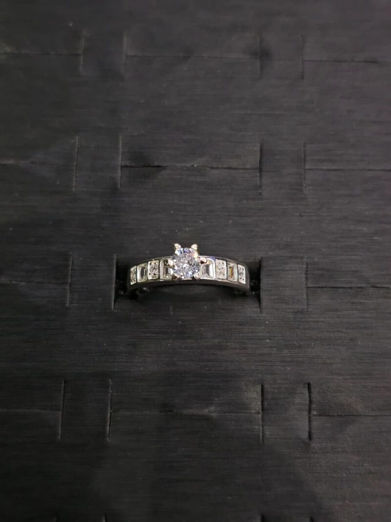 ANILLO DE COMPROMISO EN PLATA 925