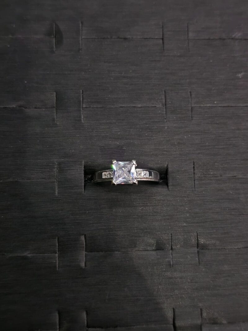ANILLO DE COMPROMISO EN PLATA 925