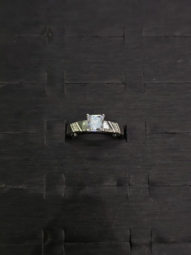 ANILLO DE COMPROMISO EN PLATA 925