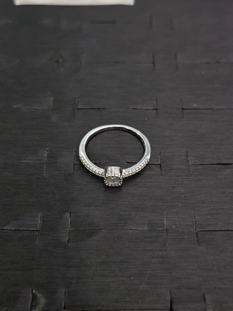 ANILLO EN PLATA 925