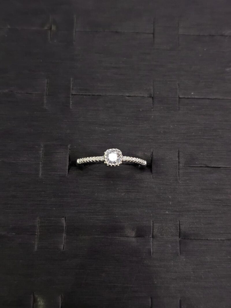 ANILLO EN PLATA 925