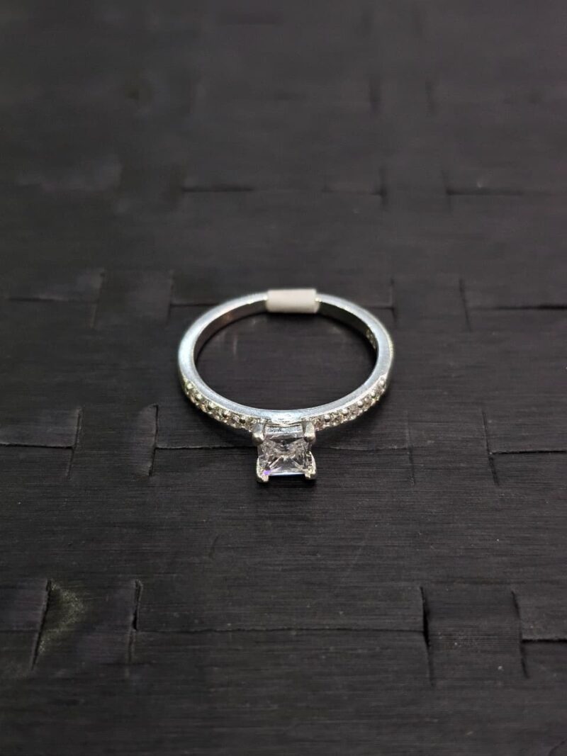 ANILLO DE COMPROMISO EN PLATA 925