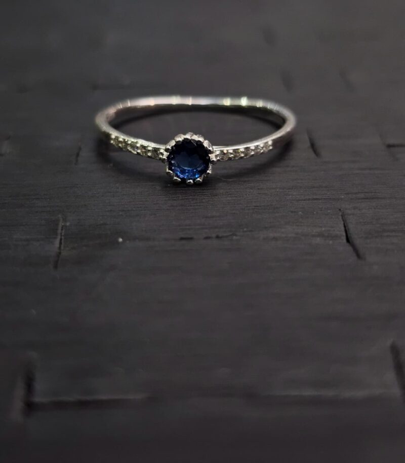 ANILLO EN PLATA 925