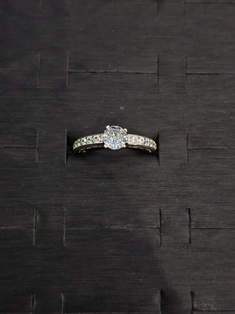 ANILLO DE COMPROMISO EN PLATA 925