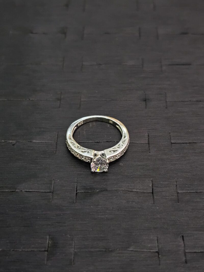 ANILLO DE COMPROMISO EN PLATA 925