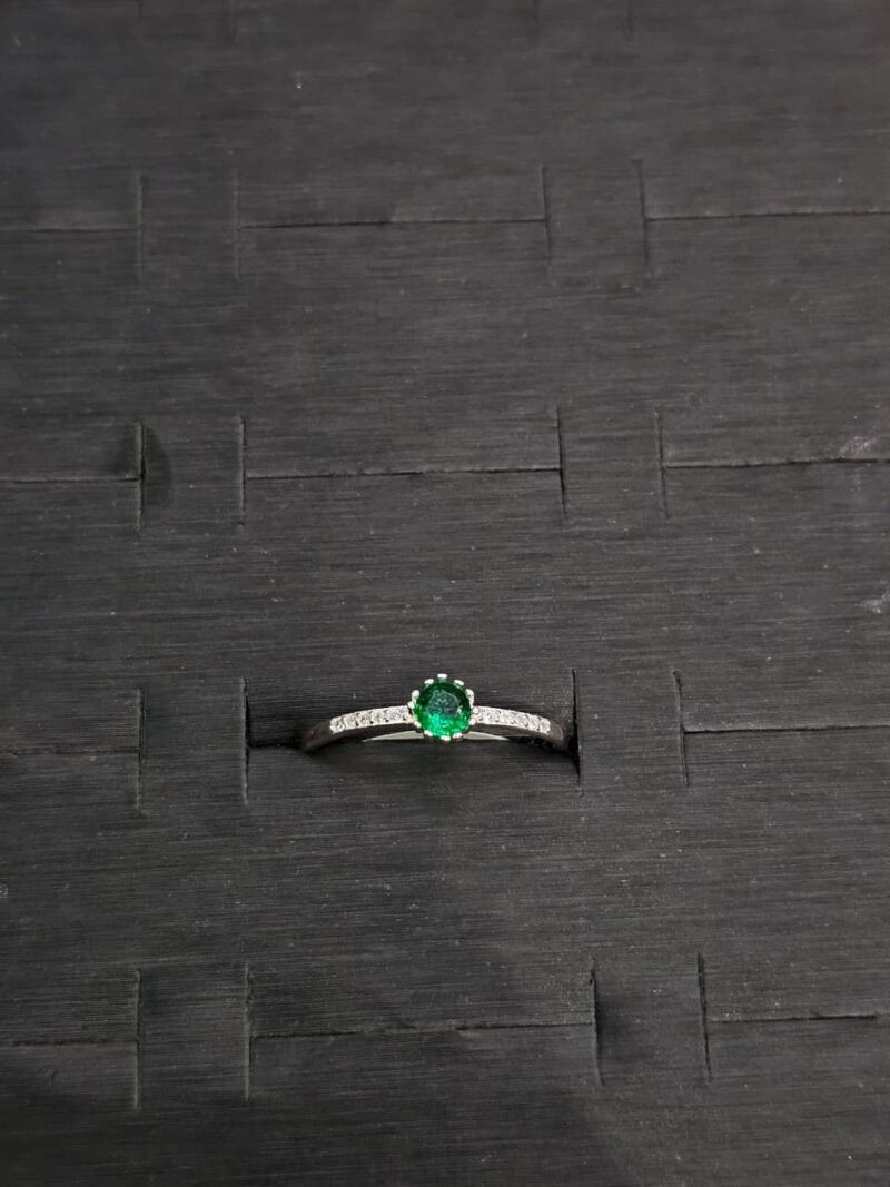 ANILLO EN PLATA 925