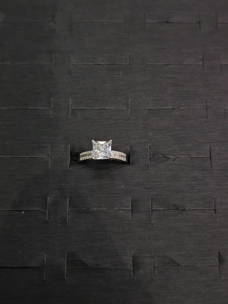 ANILLO DE COMPROMISO EN PLATA 925