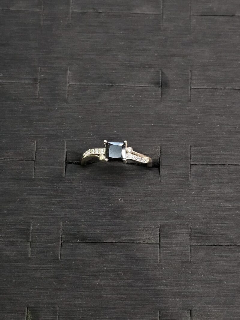 ANILLO EN PLATA 925