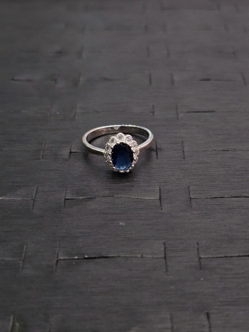 ANILLO EN PLATA 925