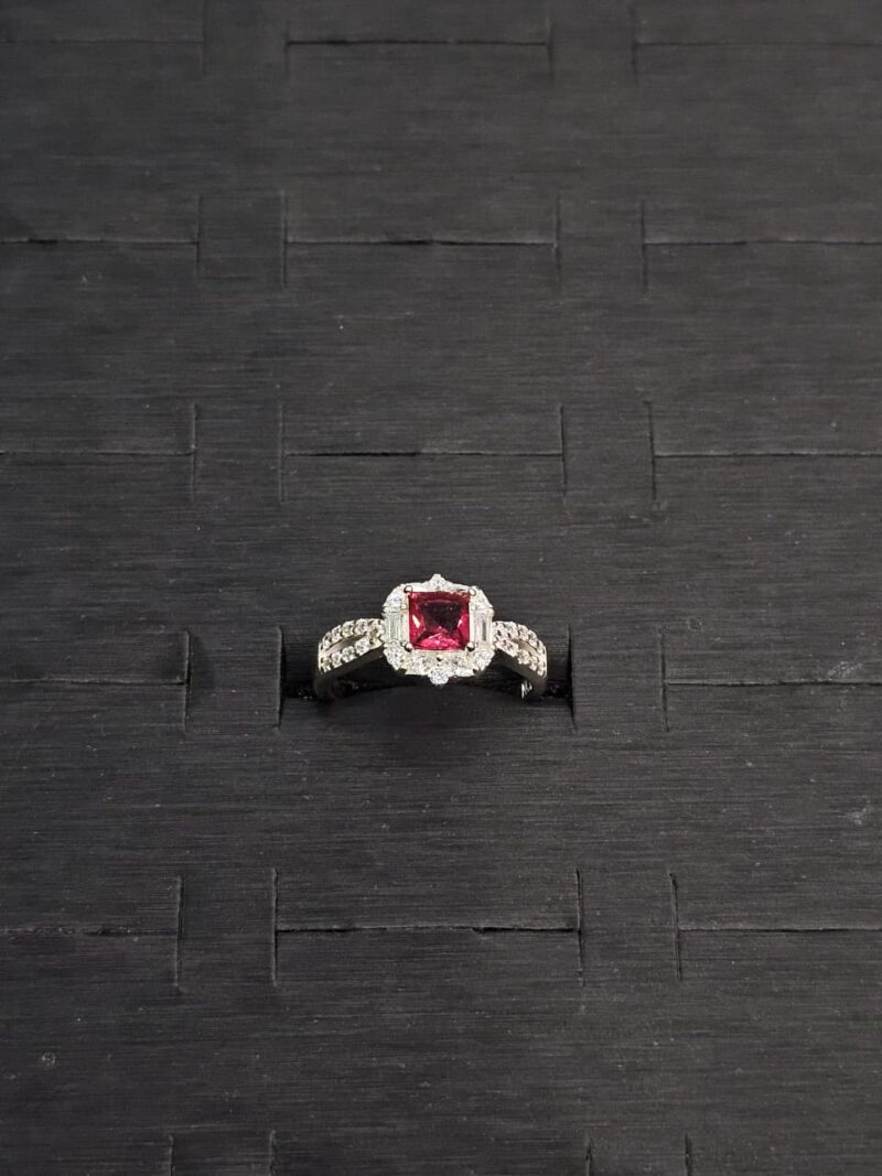 ANILLO EN PLATA 925