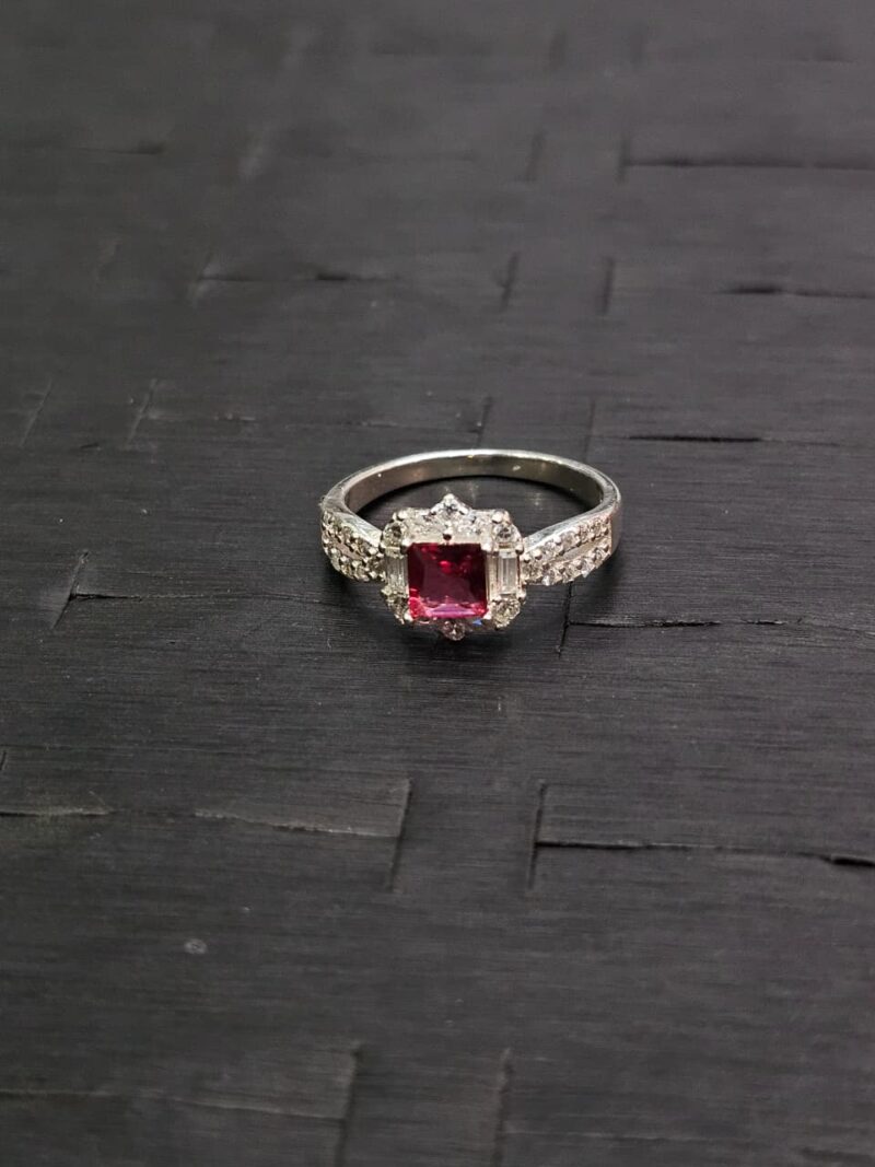 ANILLO EN PLATA 925