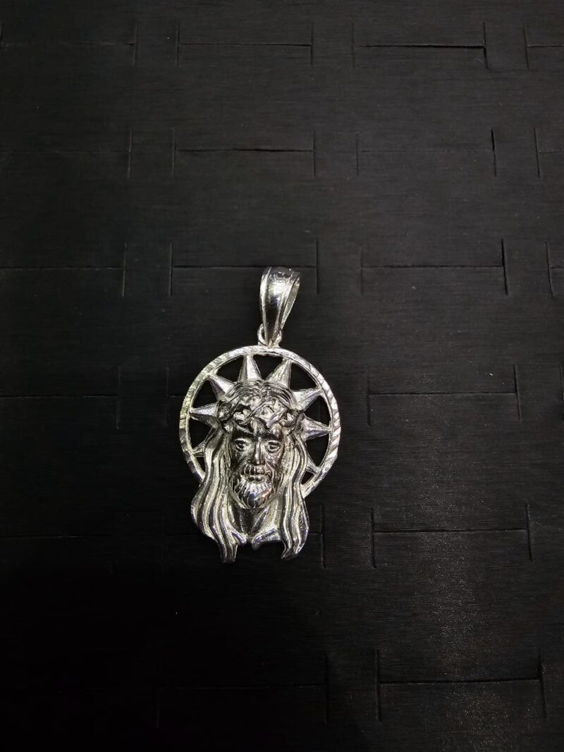 MEDALLA DE CARA DE CRISTO EN PLATA 925
