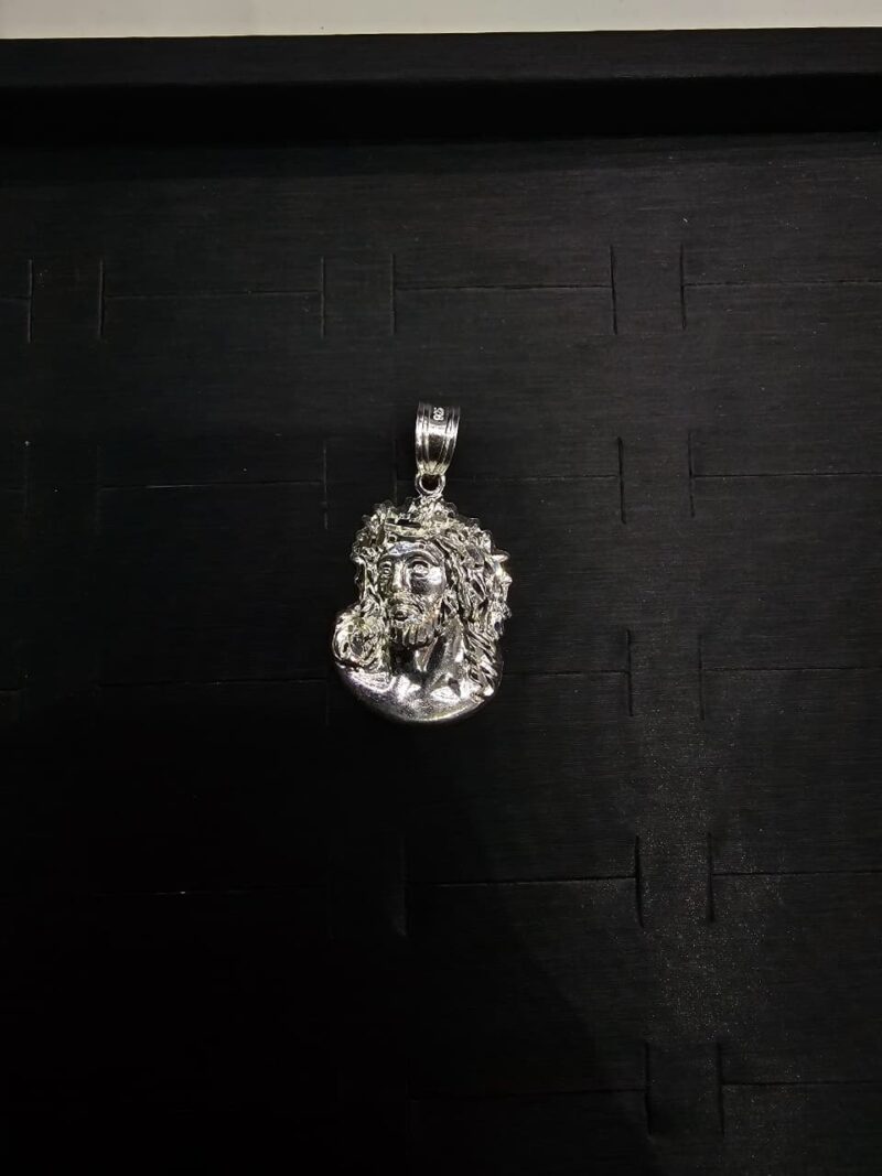 MEDALLA DE CARA DE CRISTO EN PLATA 925