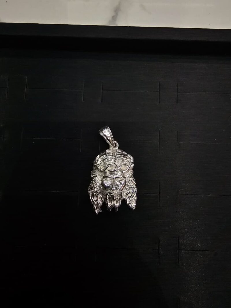 MEDALLA DE CARA DE CRISTO EN PLATA 925