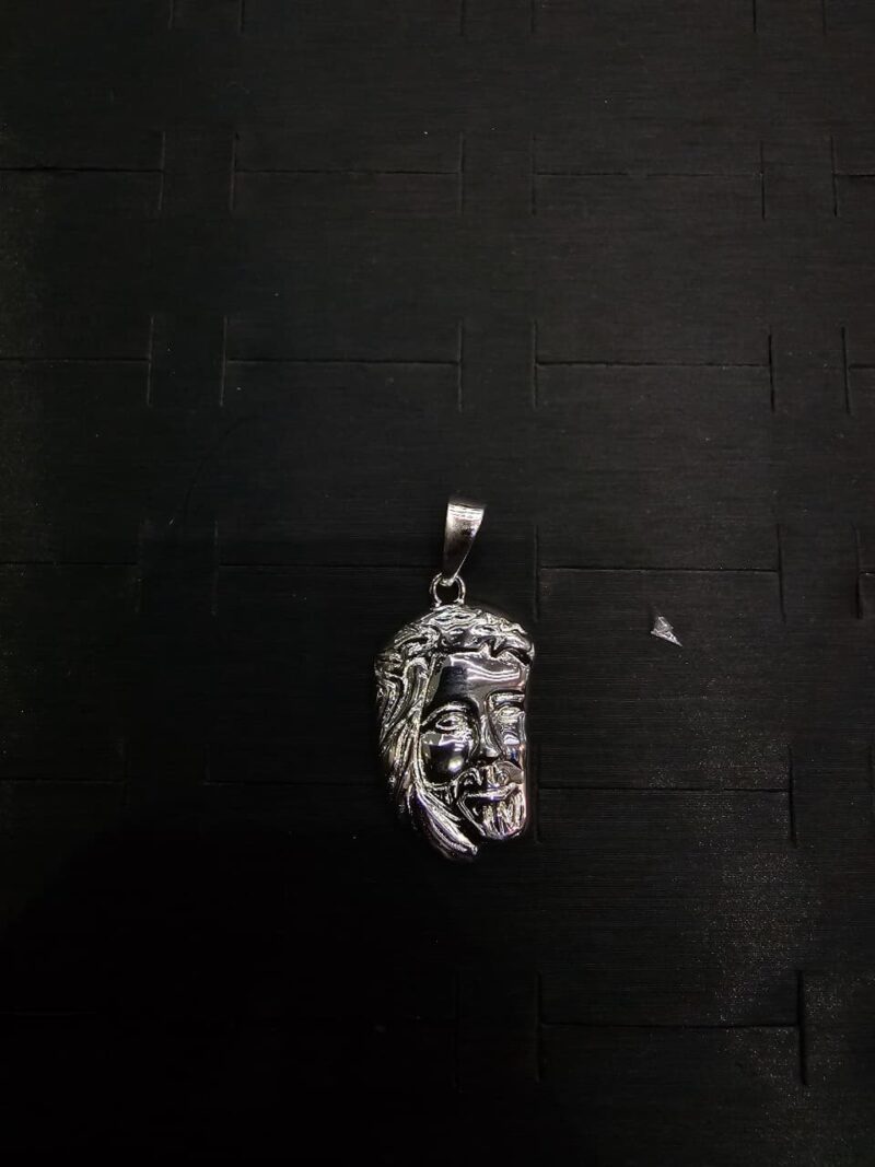MEDALLA DE CARA DE CRISTO EN PLATA 925