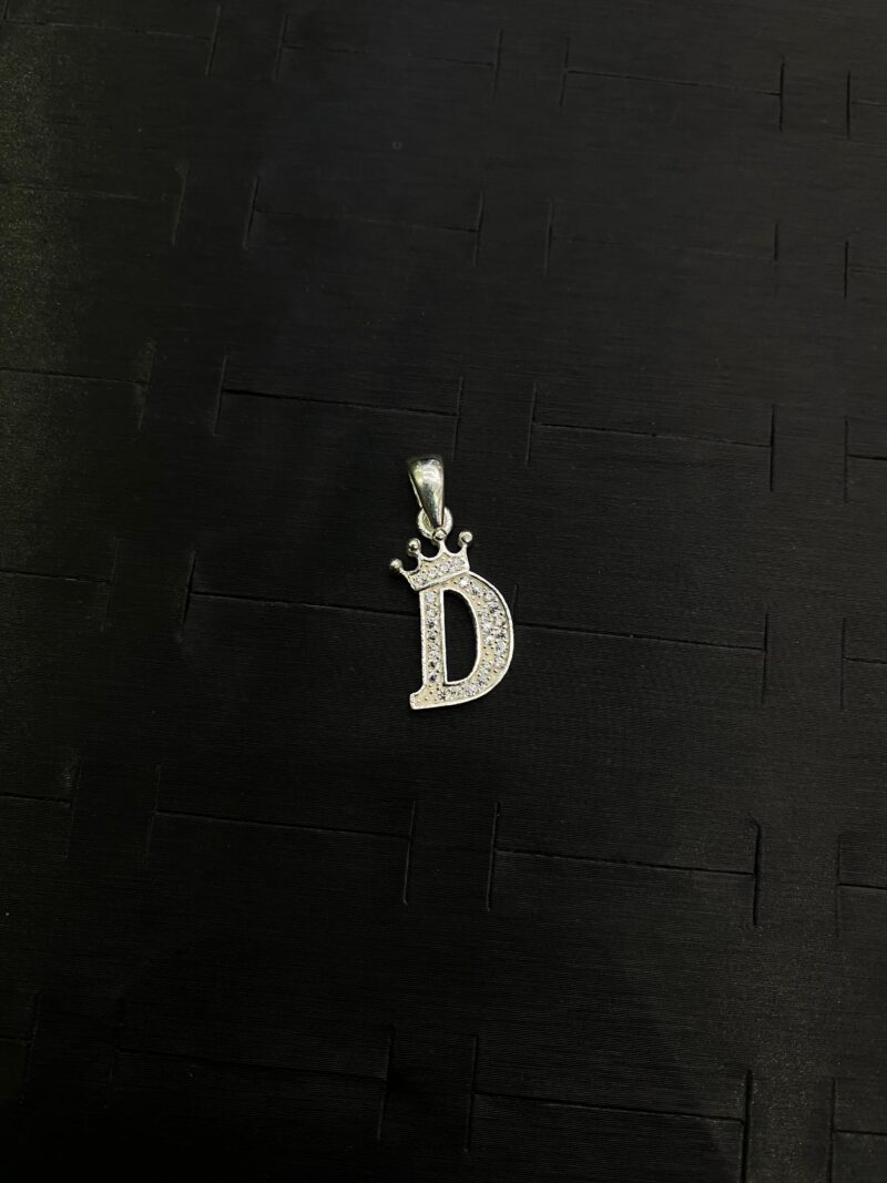 MEDALLA DE LETRA D EN PLATA 925