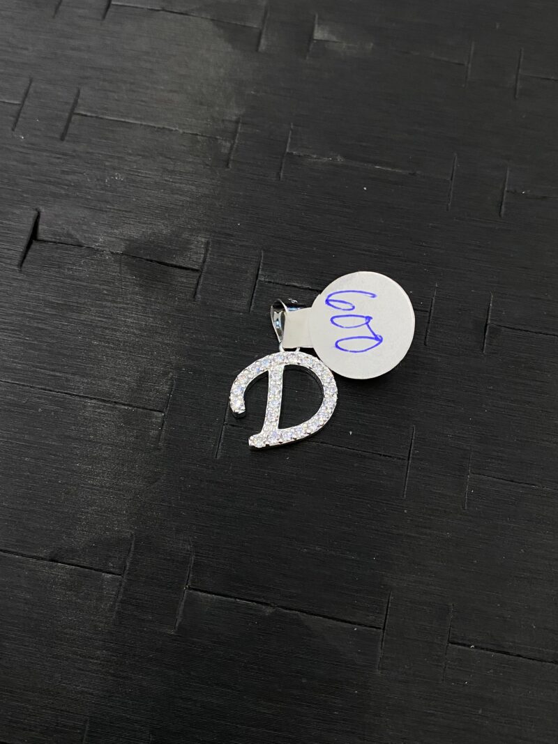 MEDALLA DE LETRA D EN PLATA 925
