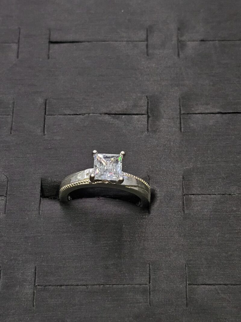 ANILLO DE COMPROMISO EN PLATA 925